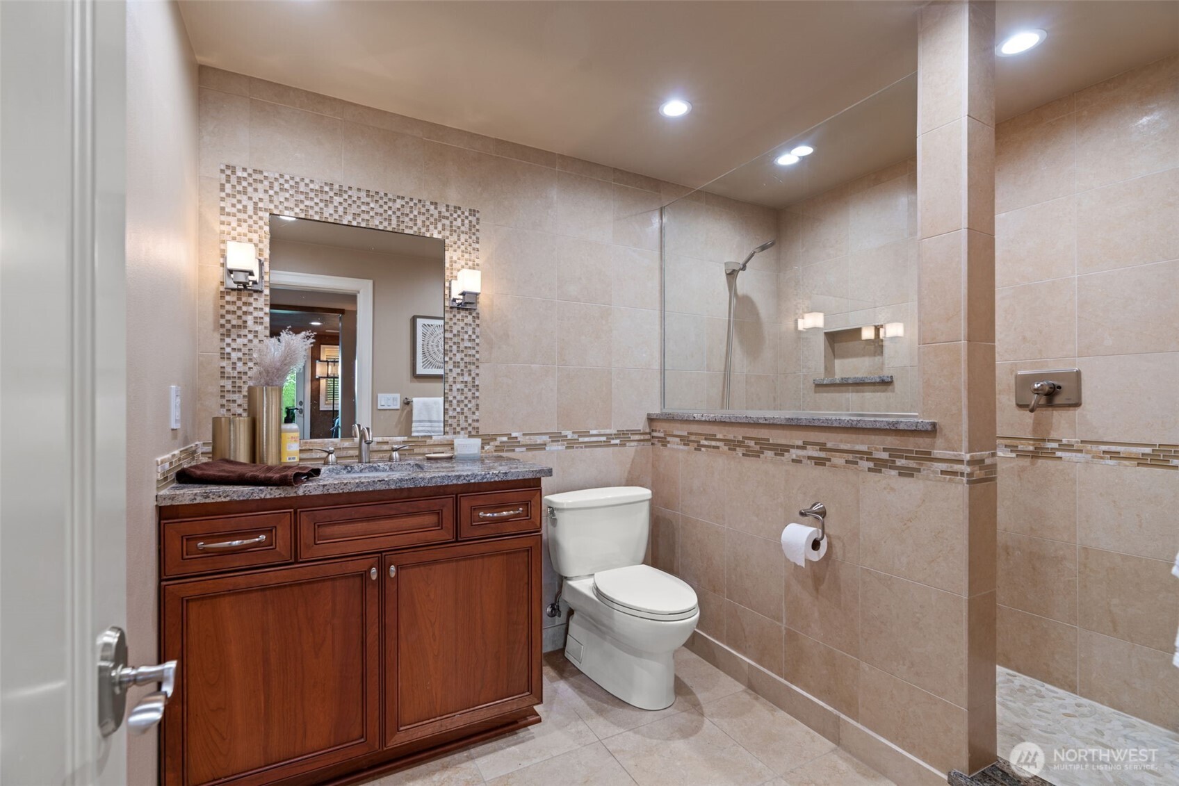 8723 Talbot Road Edmonds, WA 98026 - Photo 34 of 40