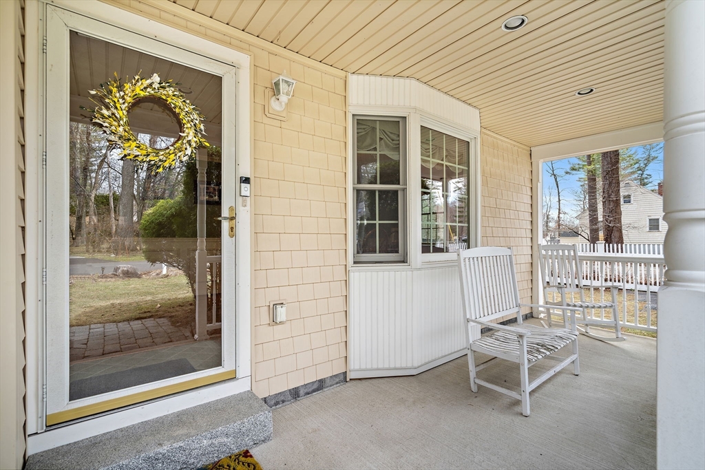 14 Meade Road North Reading, MA 01864 - Photo 4 of 33