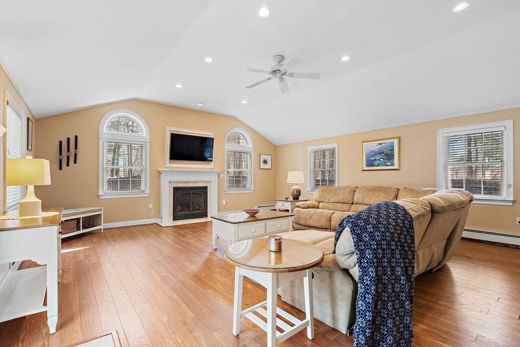 14 Meade Road North Reading, MA 01864 - Photo 9 of 33