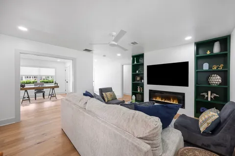$839,900 | 1823 Millwood Drive, Houston, TX 77008