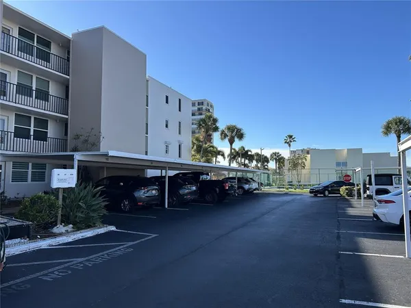 a view of a tennis court
