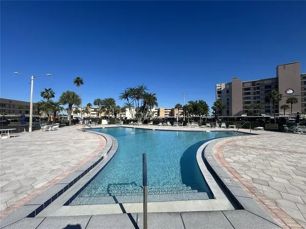 $3,200 | 7625 Sun Island Drive South, Unit 108, South Pasadena, FL 33707