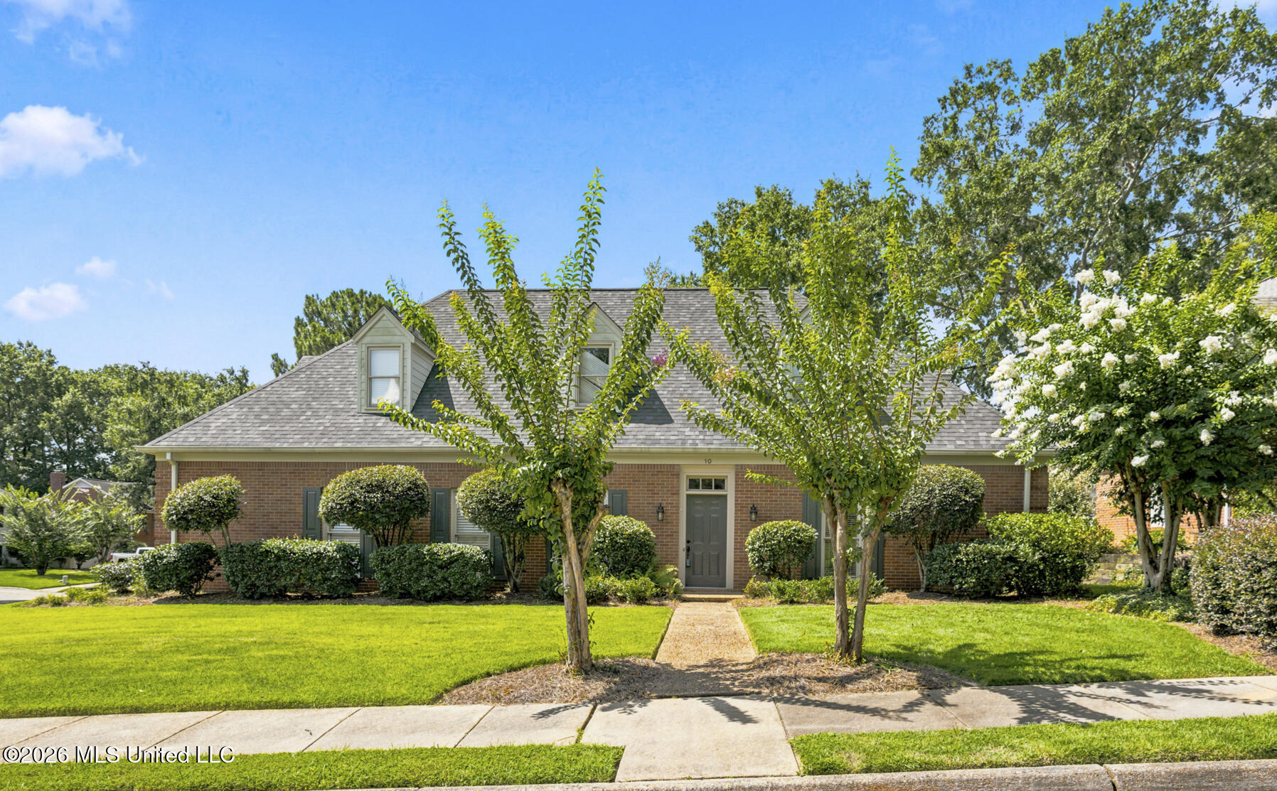 10 Moss Forest Place Jackson, MS 39211 - Photo 2 of 39 10 Moss Forest Place-2