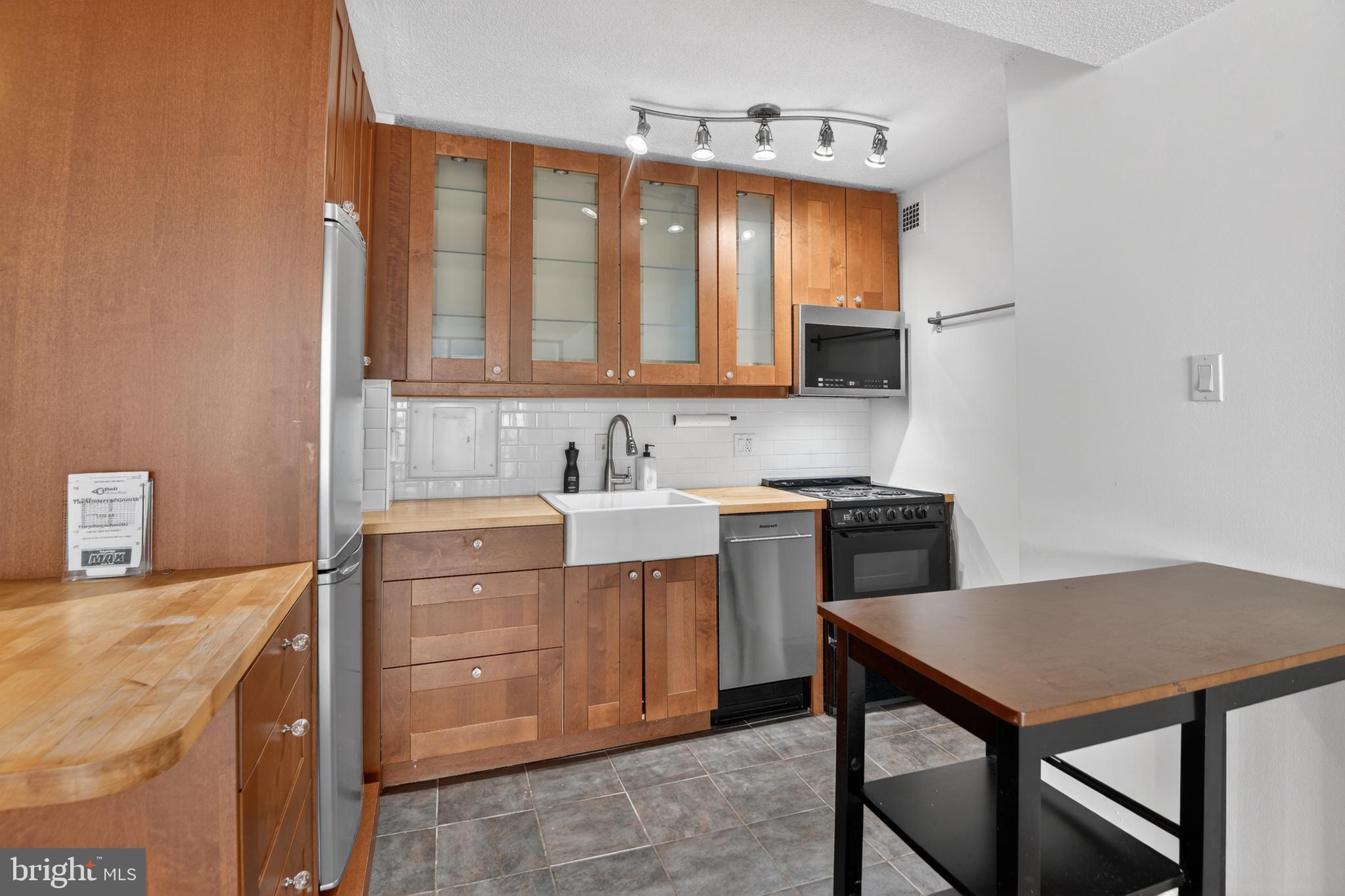 1301 Delaware Avenue Southwest, Unit N602 Washington, DC 20024 - Photo 8 of 18