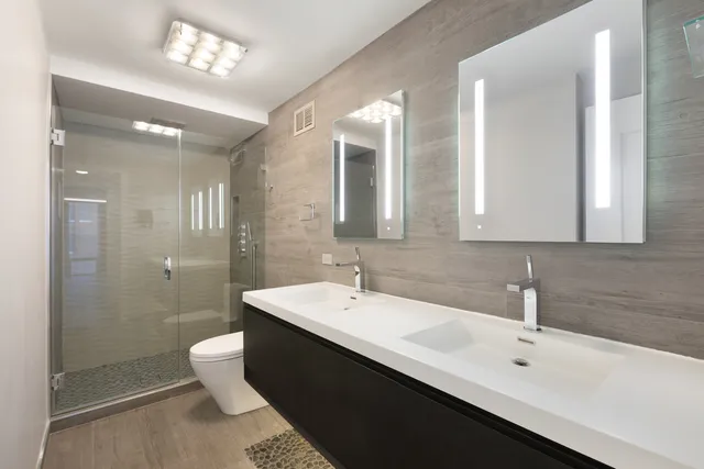 $6,200 | 200 East Delaware Place, Unit 13D, Chicago, IL 60611