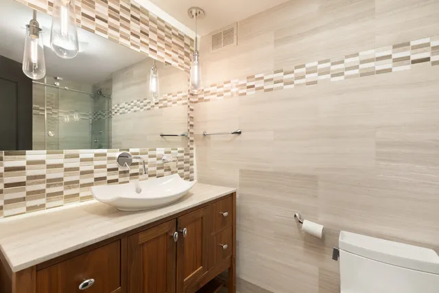 $6,200 | 200 East Delaware Place, Unit 13D, Chicago, IL 60611