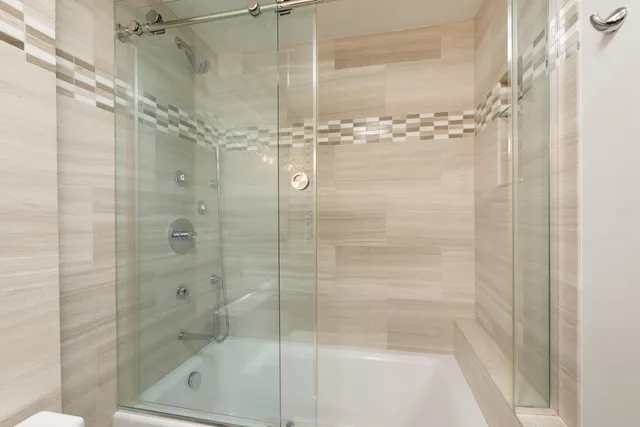 $6,200 | 200 East Delaware Place, Unit 13D, Chicago, IL 60611