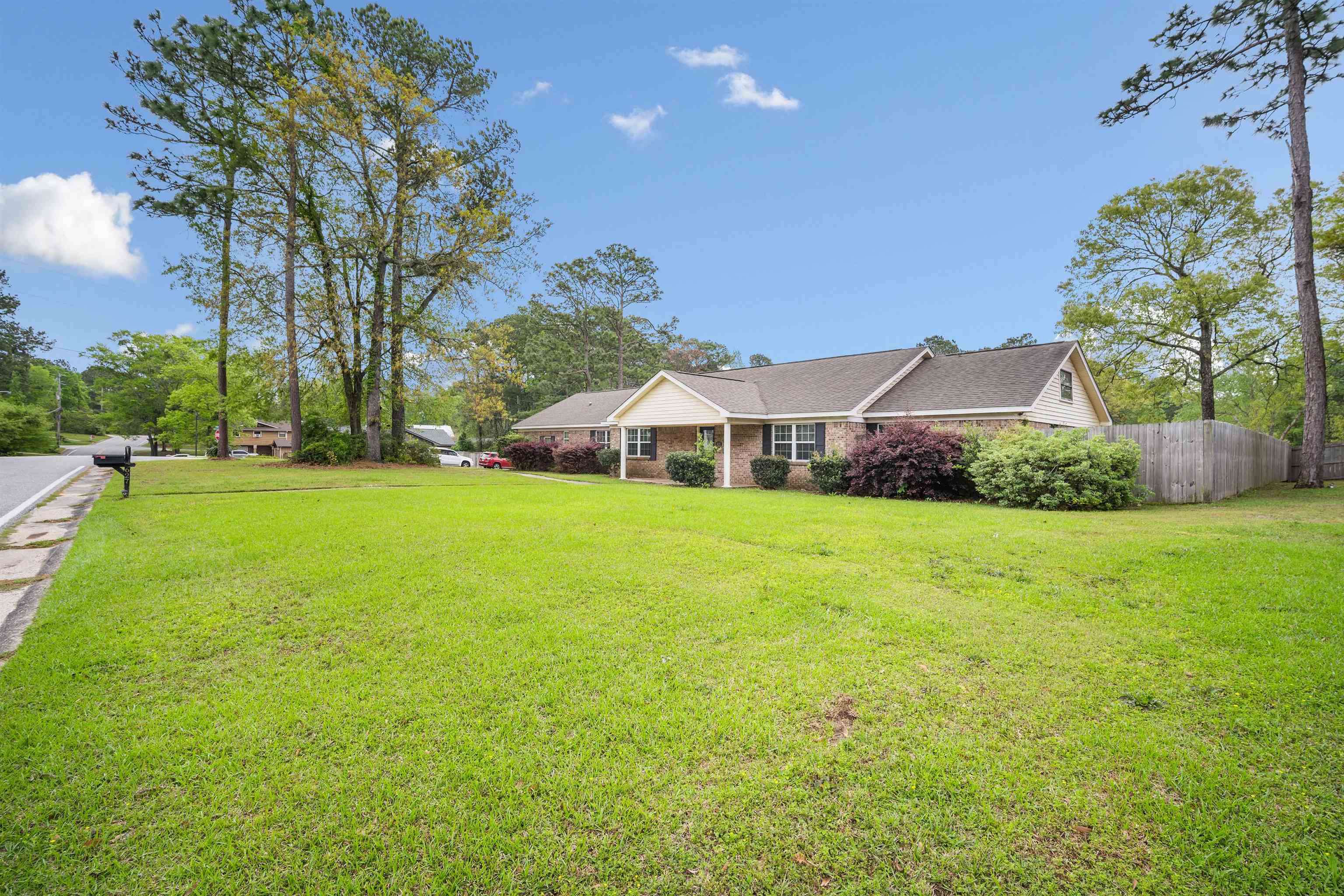 627 Spanish Main Daphne, AL 36527 - Photo 2 of 39 Yard