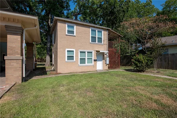 $940 | 206 South Sims Avenue, Unit A, Bryan, TX 77803