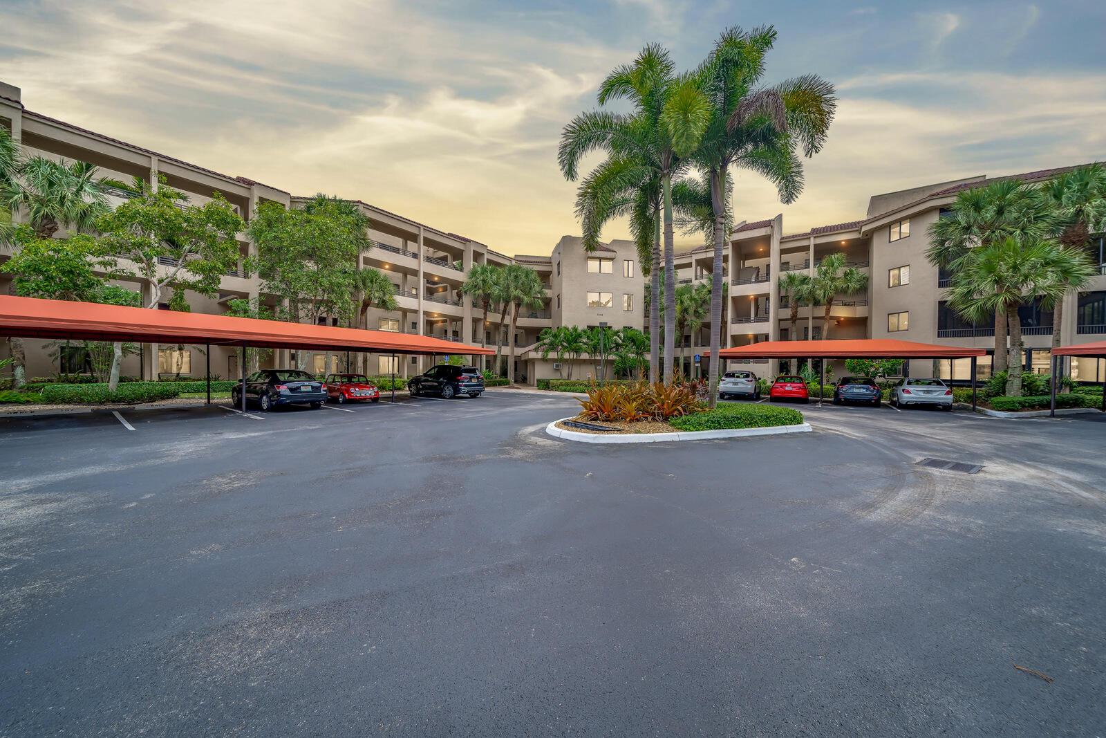 7546 La Paz Boulevard, Unit 106 Boca Raton, FL 33433 - Photo 2 of 66 FUN TWILIGHT