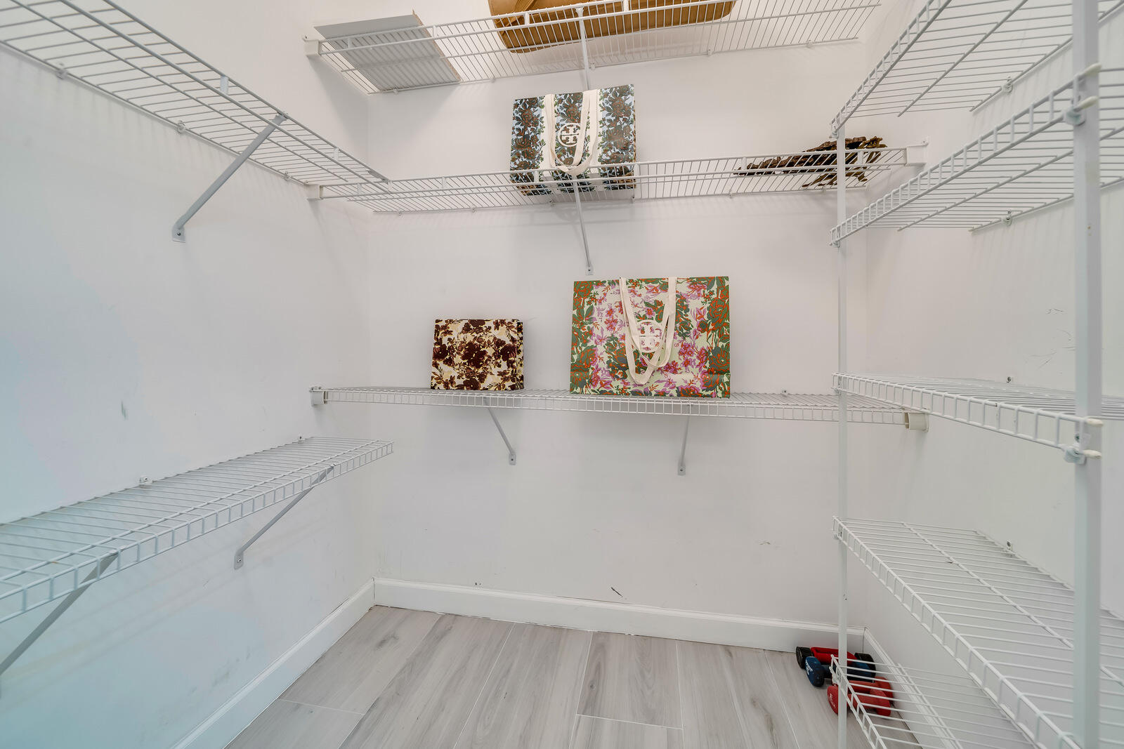 7546 La Paz Boulevard, Unit 106 Boca Raton, FL 33433 - Photo 21 of 66 #1 of 2 walk in closets