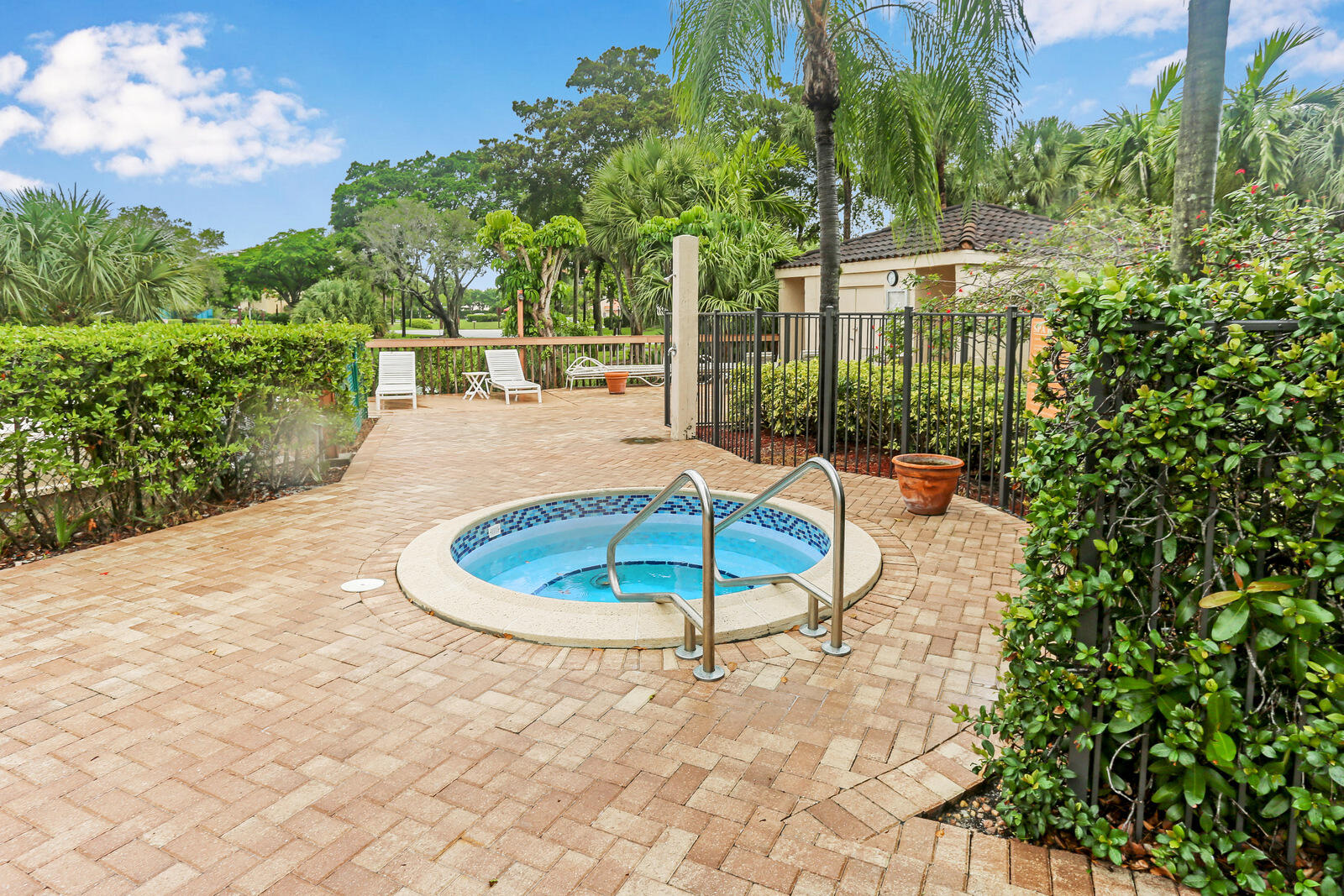 7546 La Paz Boulevard, Unit 106 Boca Raton, FL 33433 - Photo 54 of 66 Hot tub