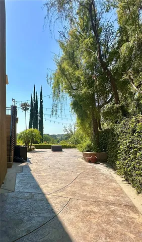 a view of entryway front of house