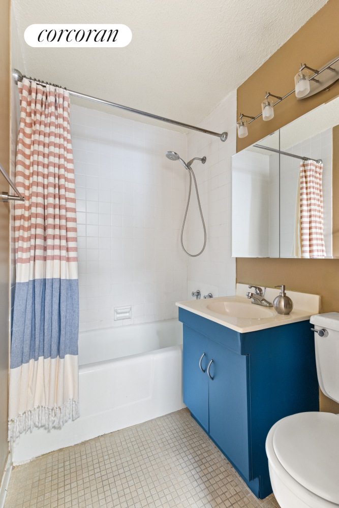 595 Main Street, Unit 204 Manhattan, NY 10044 - Photo 7 of 14