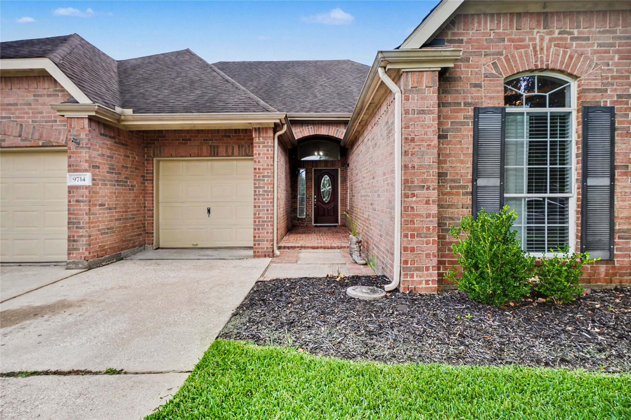 9714 Crystal Boulevard Baytown, TX 77521 - Photo 4 of 36