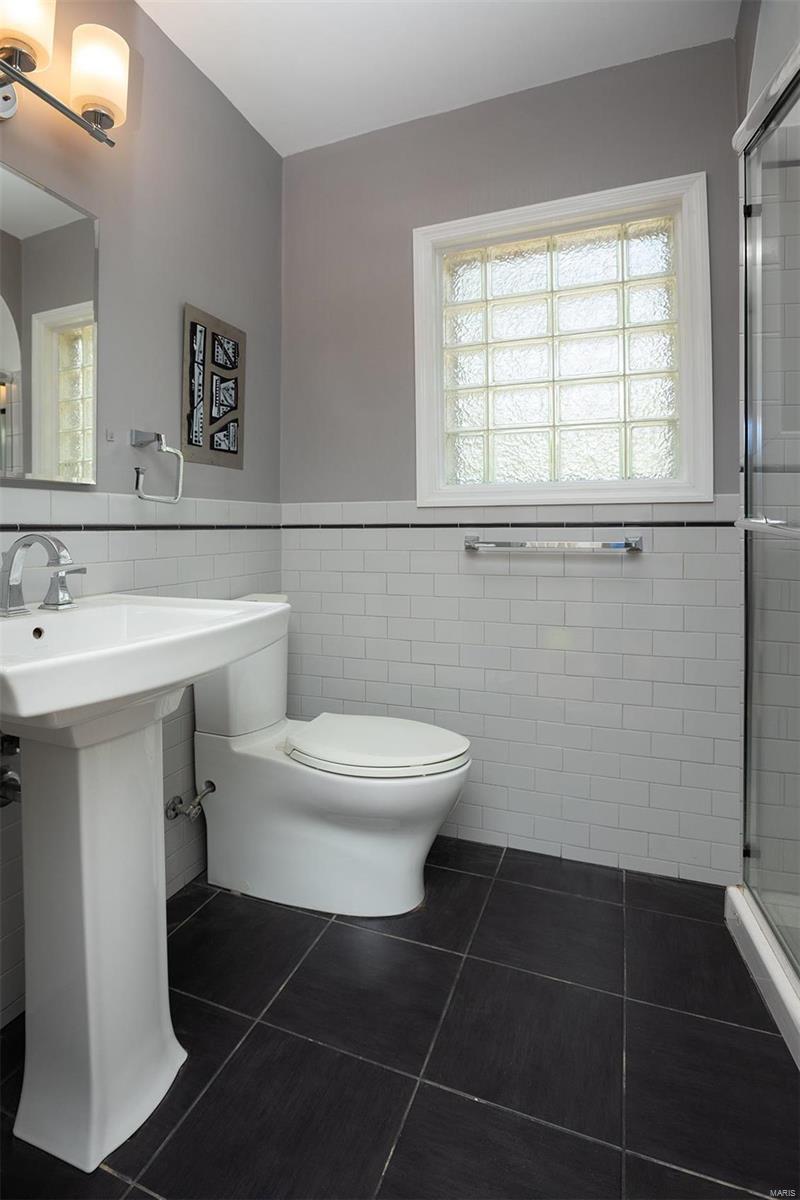 75 Highgate Road Olivette, MO 63132 - Photo 18 of 22