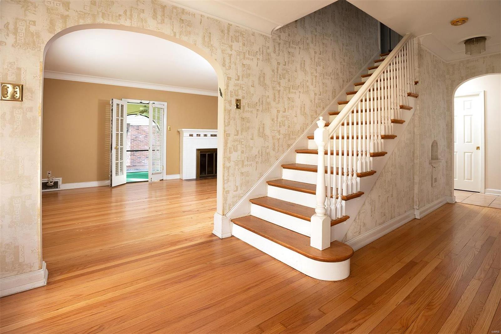 75 Highgate Road Olivette, MO 63132 - Photo 2 of 22