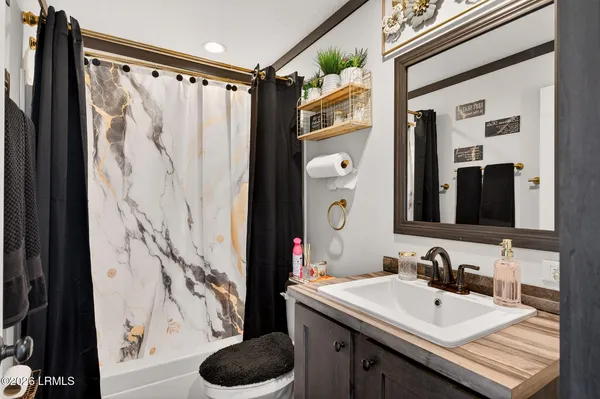 $300,000 | 90 Bomar Place, Walterboro, SC 29488