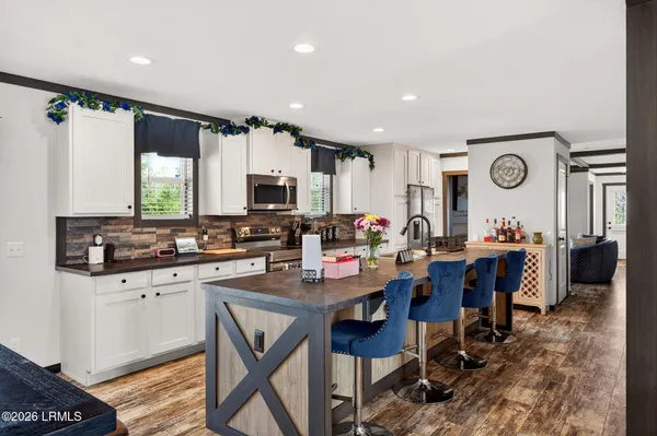 $300,000 | 90 Bomar Place, Walterboro, SC 29488