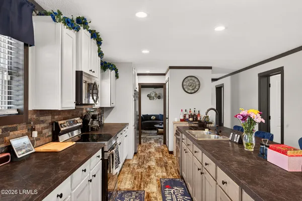 $300,000 | 90 Bomar Place, Walterboro, SC 29488