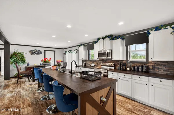 $300,000 | 90 Bomar Place, Walterboro, SC 29488