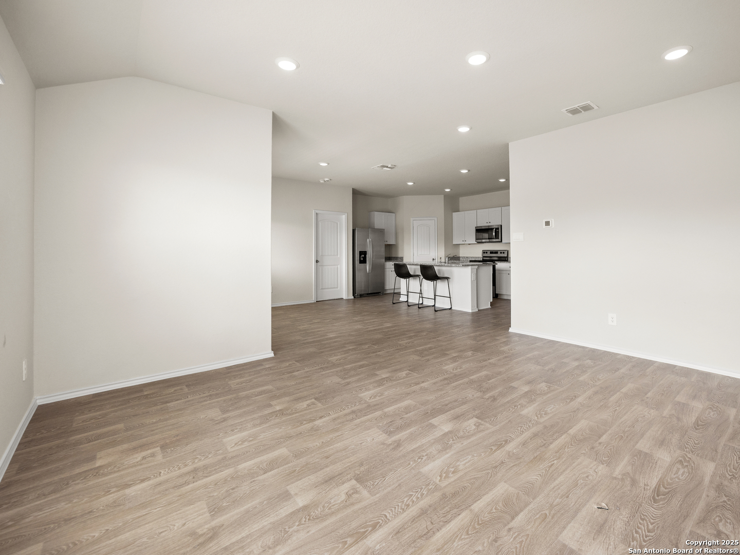 552 Chaco Loop Seguin, TX 78155 - Photo 8 of 24