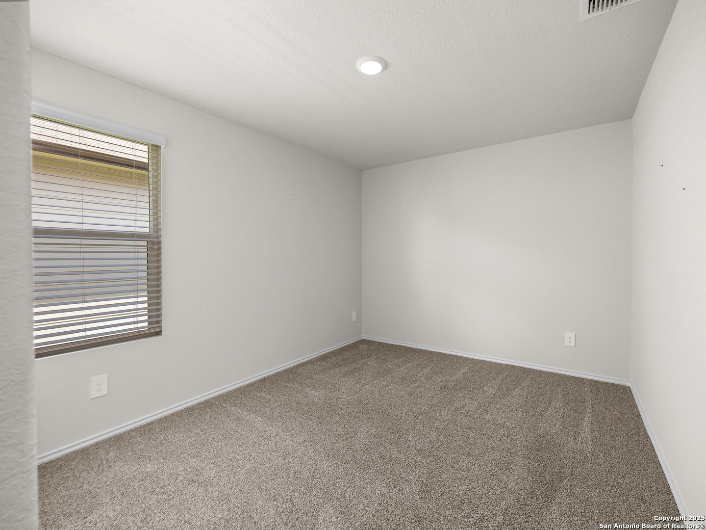 552 Chaco Loop Seguin, TX 78155 - Photo 10 of 24