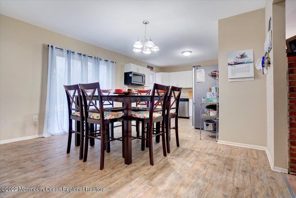 914 Monmouth Road Cream Ridge, NJ 08514 - Photo 9 of 17 a view of a dining room with furniture