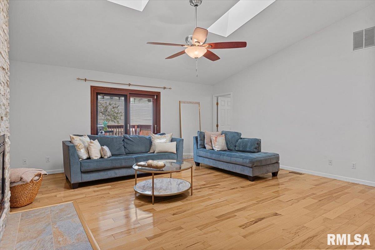 2124 Checkerberry Lane Springfield, IL 62711 - Photo 16 of 31