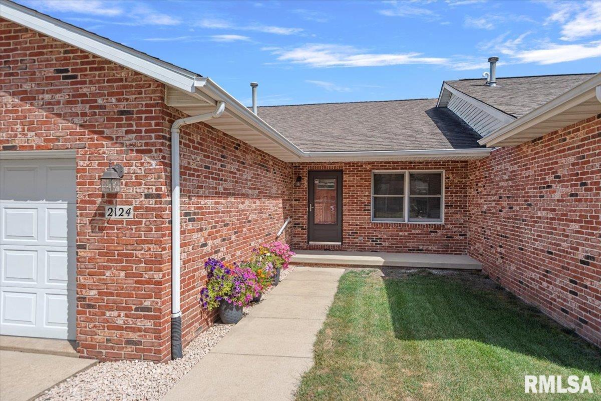 2124 Checkerberry Lane Springfield, IL 62711 - Photo 4 of 31