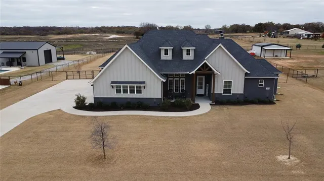 $569,500 | 112 Friendship Way, Boyd, TX 76023