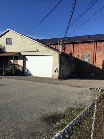 $1,200 | 418 3rd Avenue, Ford City, PA 16226