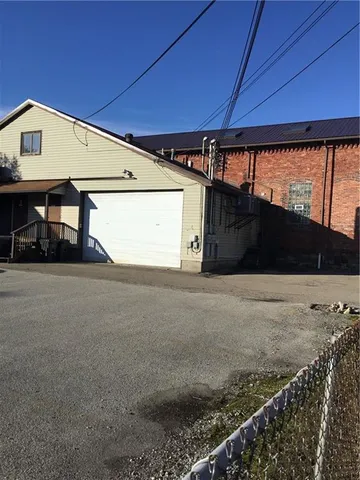 $1,200 | 418 3rd Avenue, Ford City, PA 16226