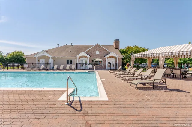 $589,999 | 230 Ira Road, Unit 230, Mount Sinai, NY 11766