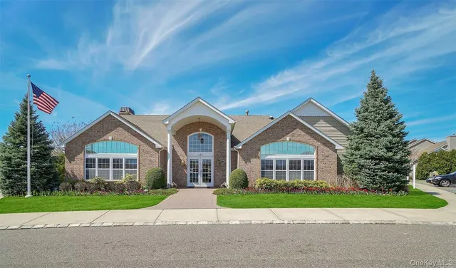 $589,999 | 230 Ira Road, Unit 230, Mount Sinai, NY 11766