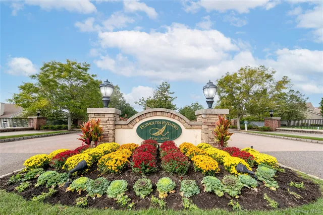 $589,999 | 230 Ira Road, Unit 230, Mount Sinai, NY 11766