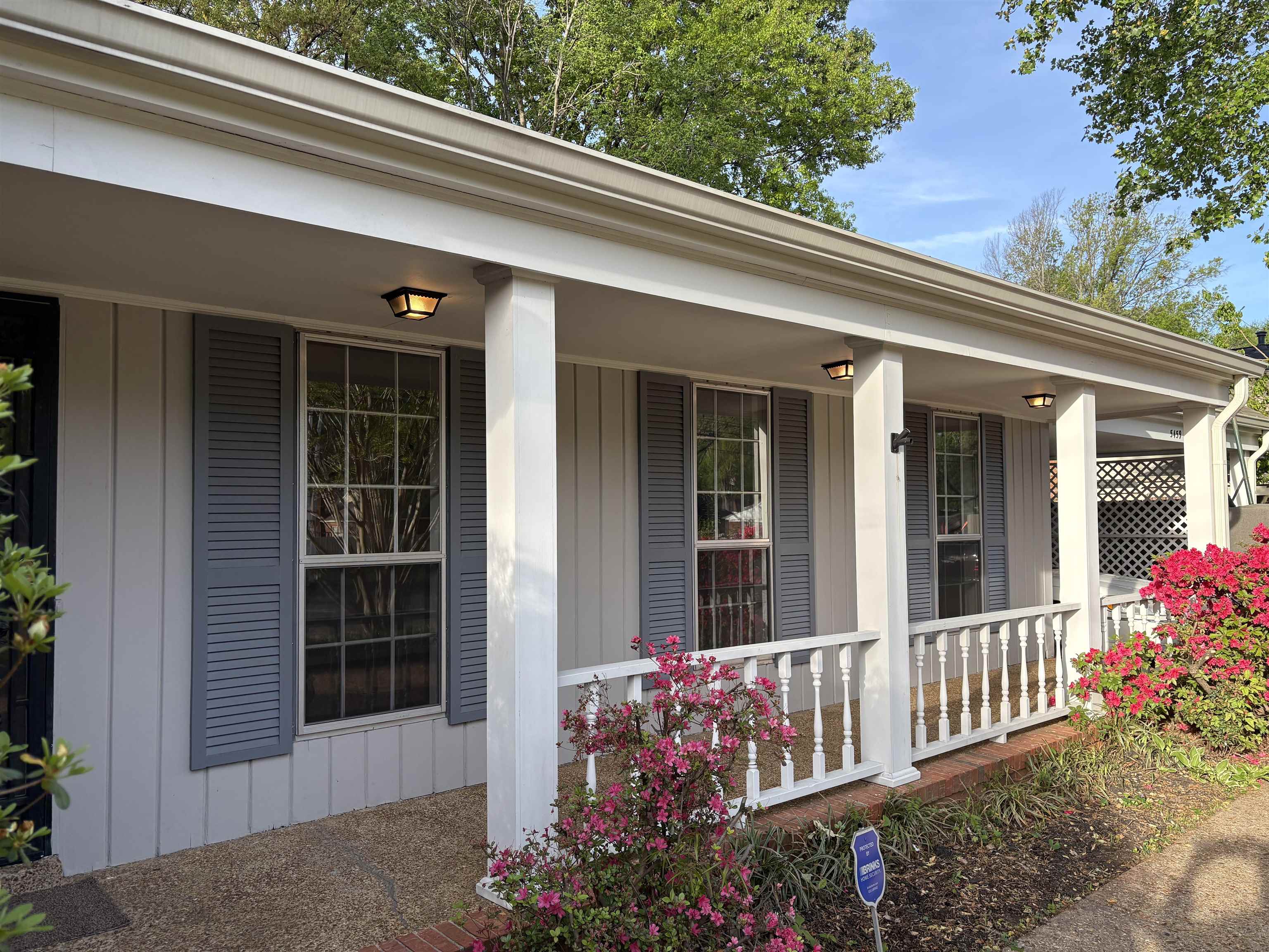 5459 Knight Arnold Road Memphis, TN 38115 - Photo 4 of 38 Entrance to property featuring covered porch