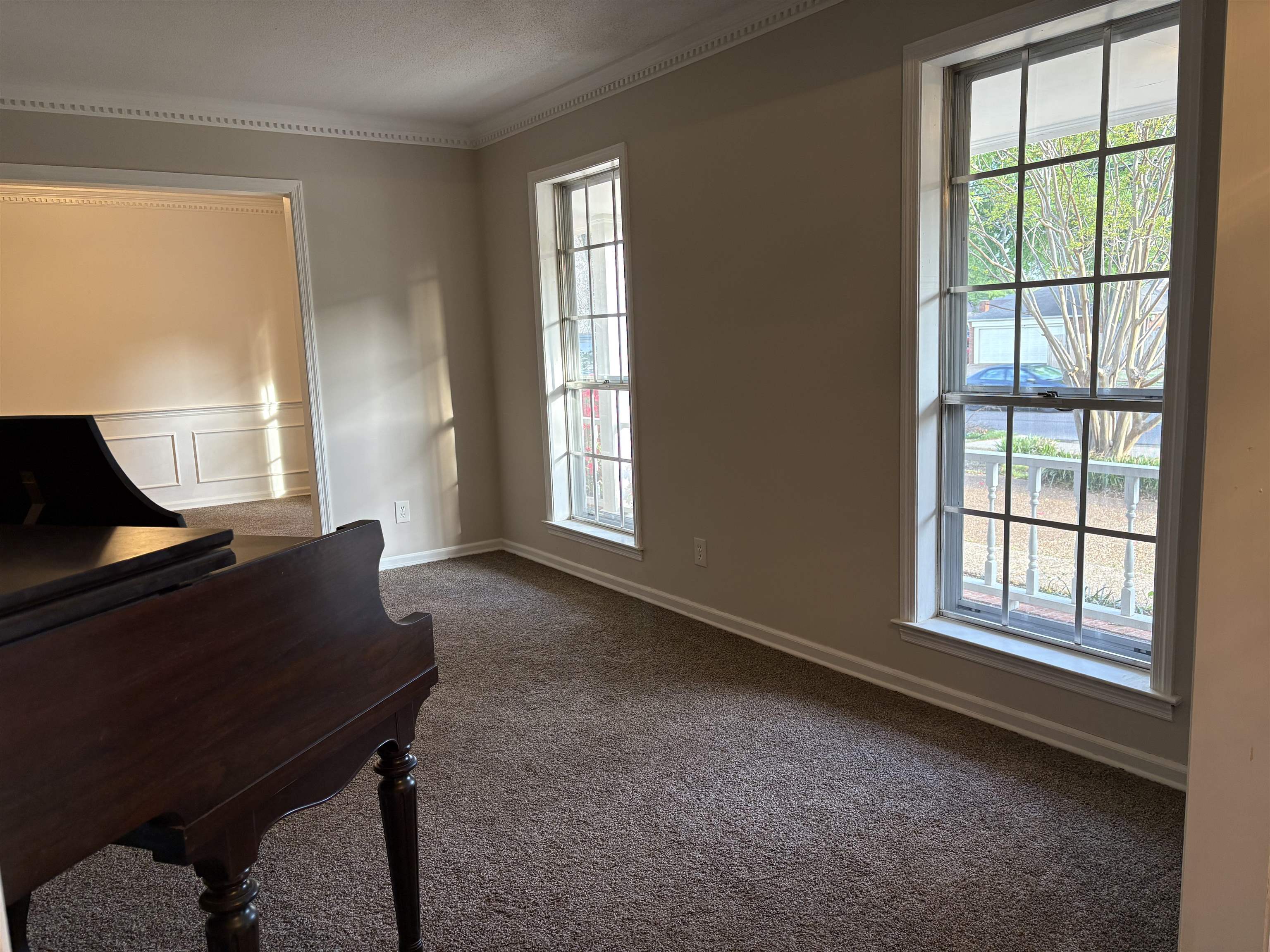 5459 Knight Arnold Road Memphis, TN 38115 - Photo 7 of 38 Office space with dark colored carpet and baseboards
