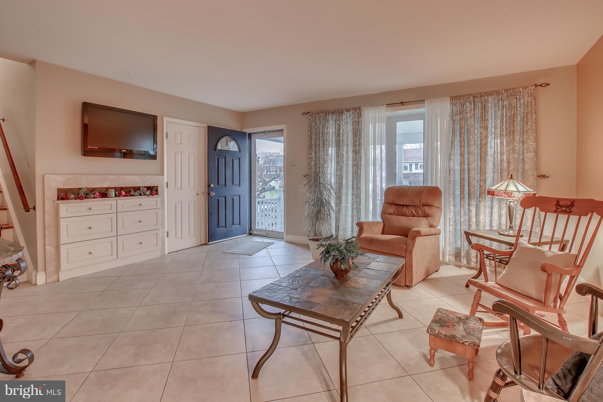 987 Windsor Road Warminster, PA 18974 - Photo 6 of 47