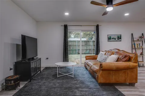 $325,000 | 2212 Kevin Court, Irving, TX 75060