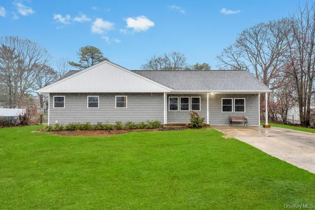 $650,000 | 16 Columbus Avenue, Brentwood, NY 11717