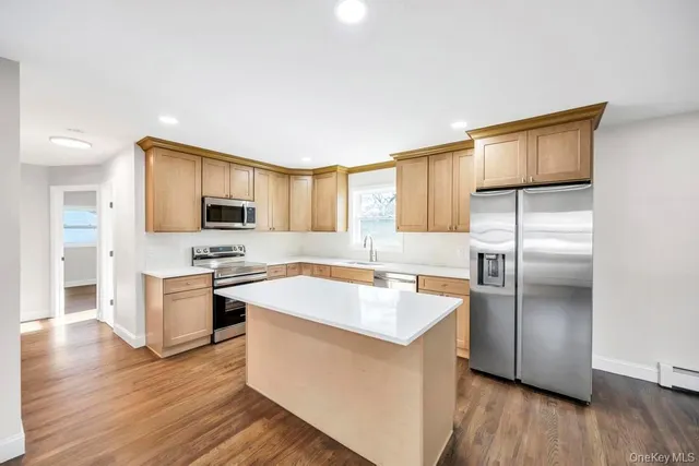 $650,000 | 16 Columbus Avenue, Brentwood, NY 11717