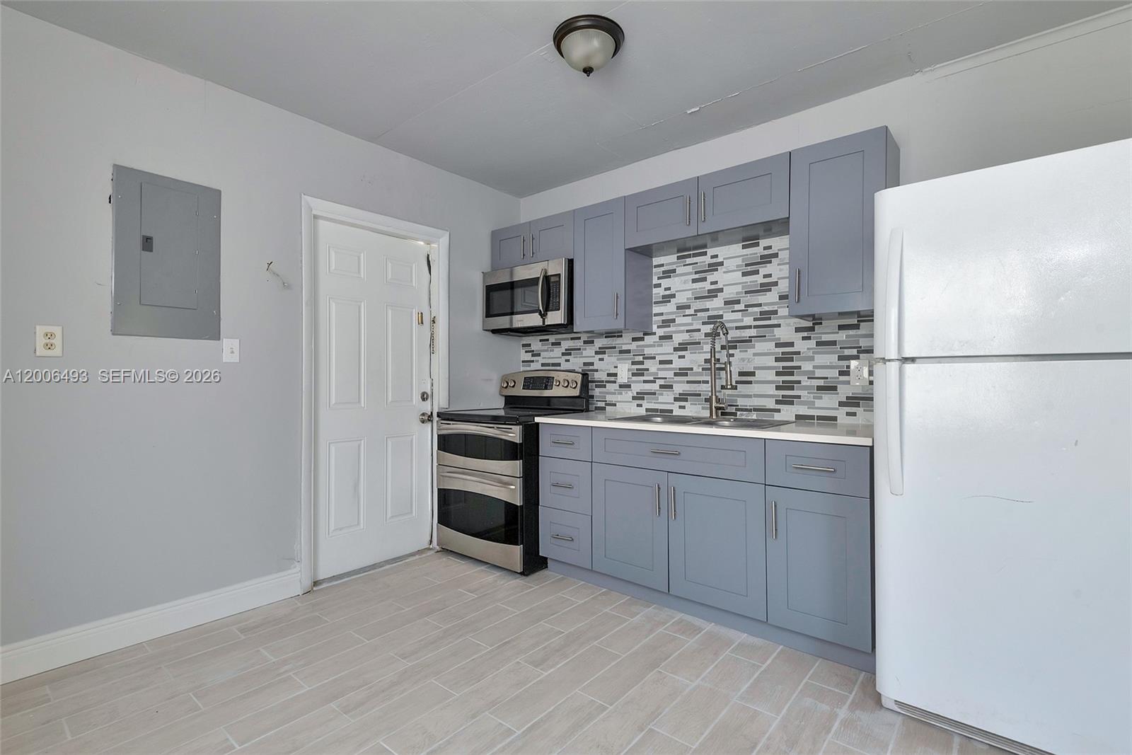 562 West 4th Street Riviera Beach, FL 33404 - Photo 23 of 46