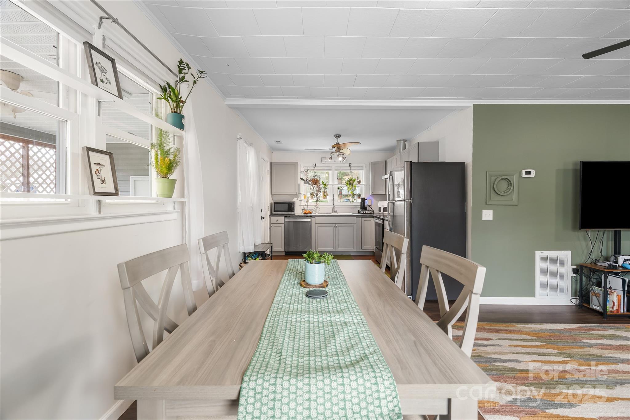 187 Harris Street Waynesville, NC 28786 - Photo 8 of 22