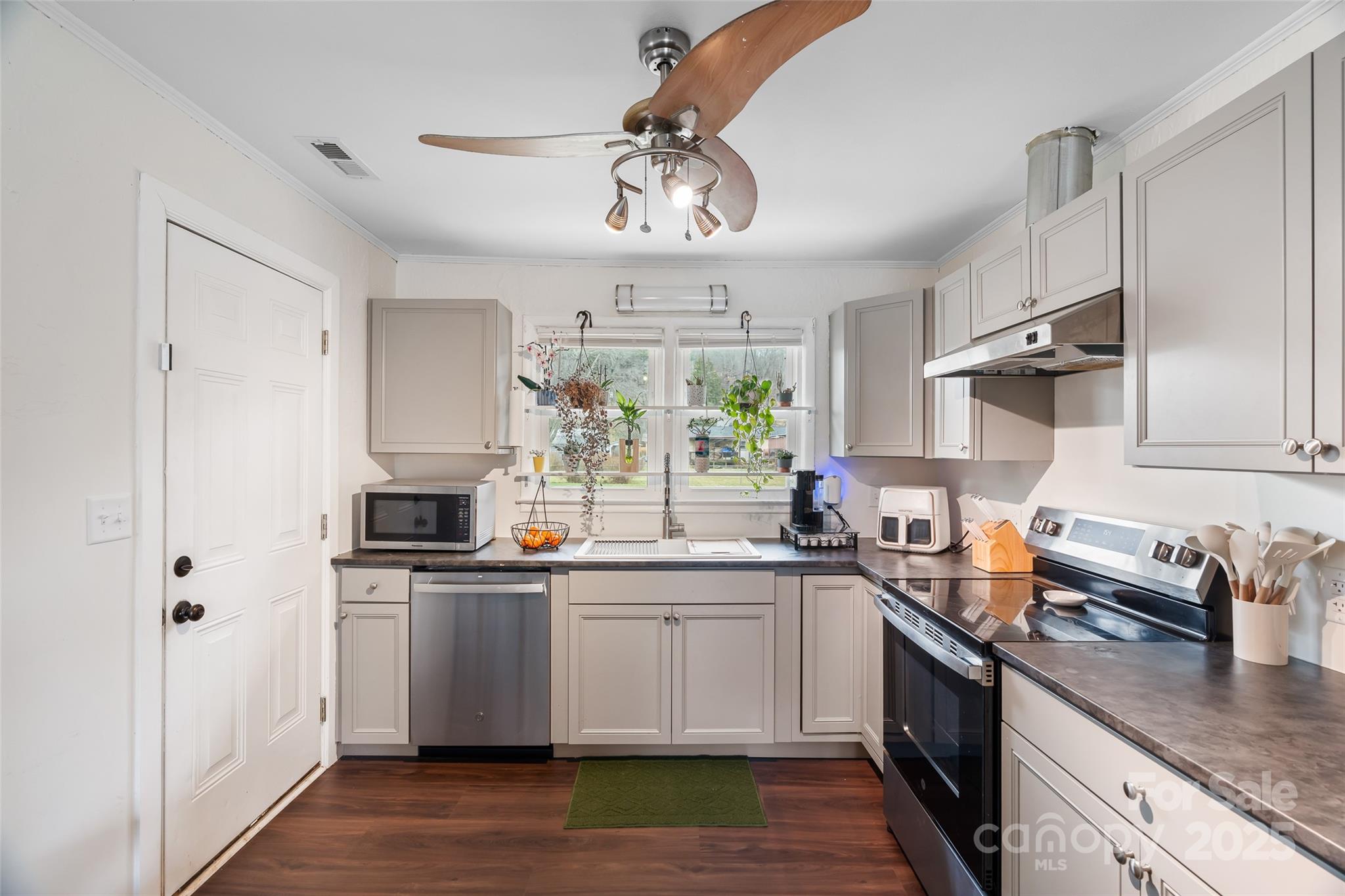 187 Harris Street Waynesville, NC 28786 - Photo 9 of 22