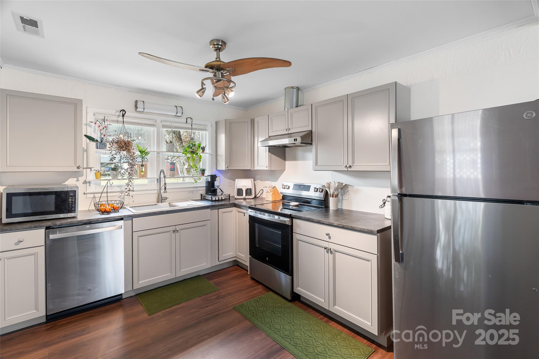 187 Harris Street Waynesville, NC 28786 - Photo 10 of 22