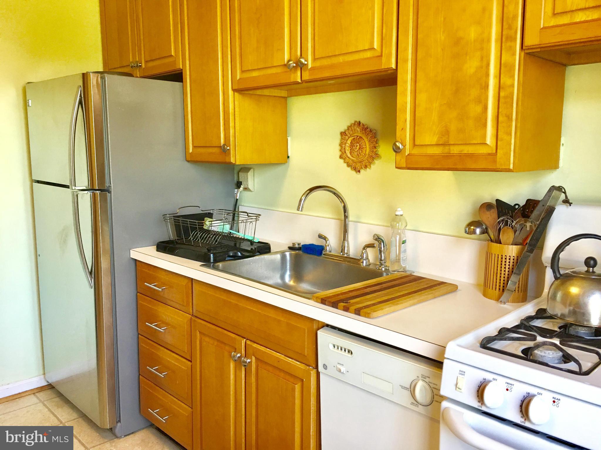6500 Boulevard View, Unit A2 Alexandria, VA 22307 - Photo 7 of 12 Kitchen