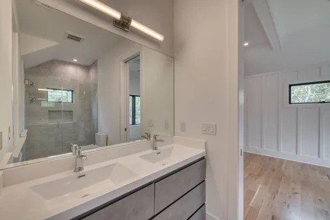 $3,595,000 | 3 Cosdrew Lane, East Hampton, NY 11937