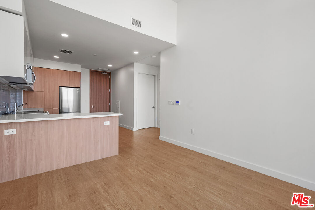 11750 Wilshire Boulevard, Unit 3303 Los Angeles, CA 90025 - Photo 12 of 40