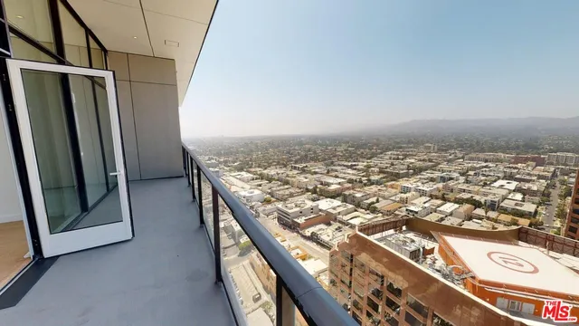 $6,250 | 11750 Wilshire Boulevard, Unit 3303, Los Angeles, CA 90025